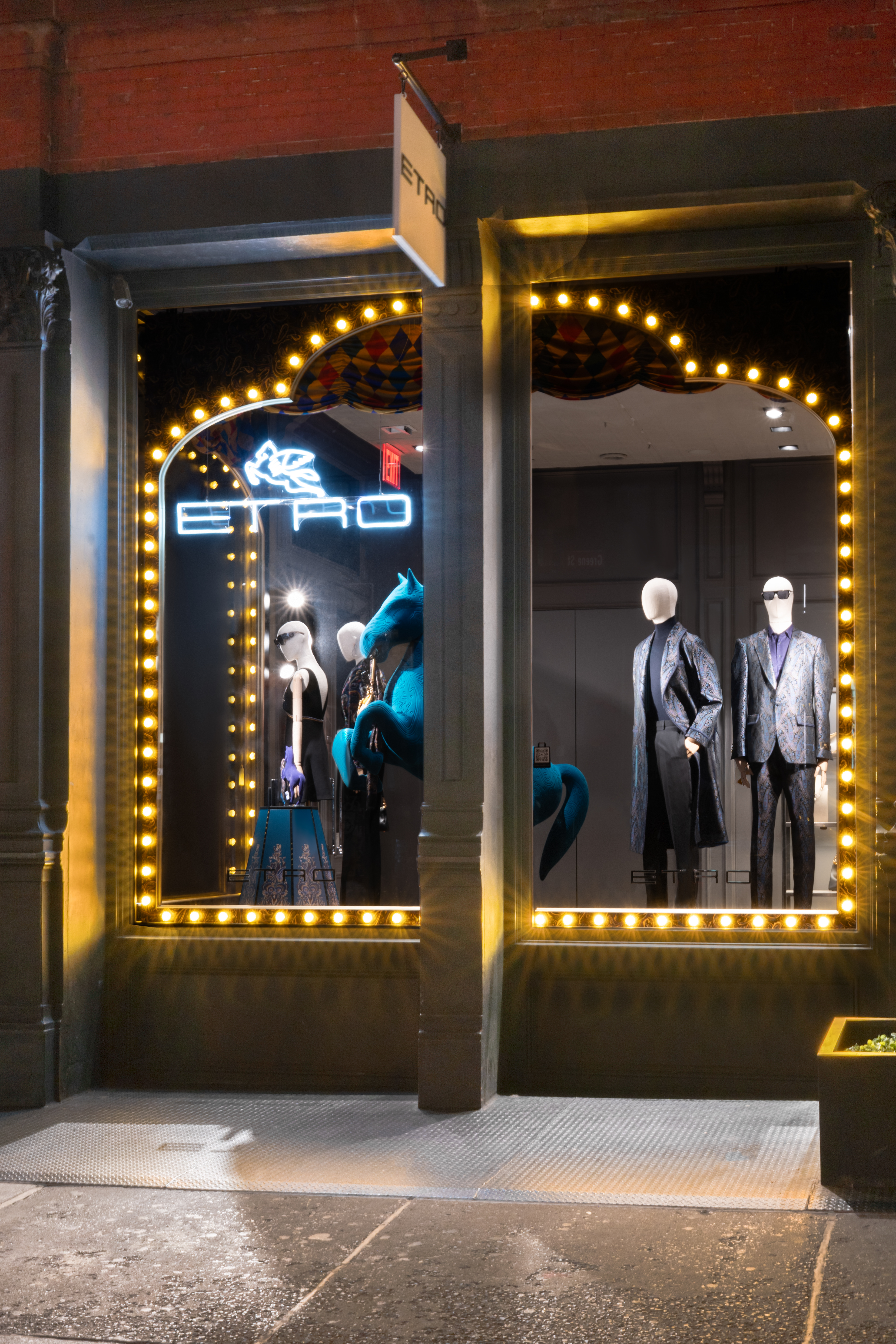 Commercial Photographer NYC | Storefront, Retail & Visual Merchandising Photography