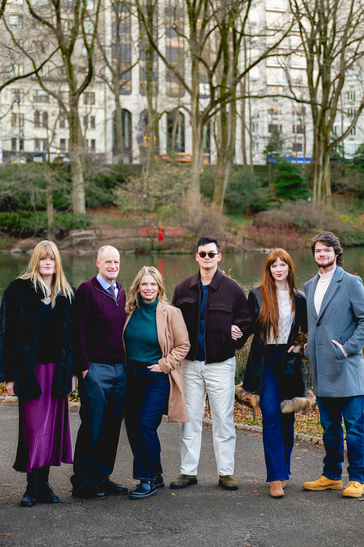 Family reunion photo session in New York City.