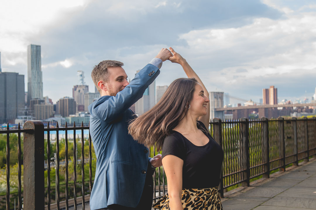 Engagement session in NYC with professional photography.