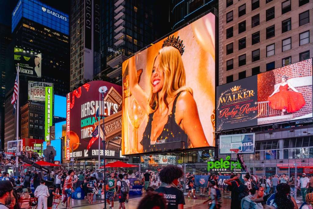 SYRN: Billboard & OOH Campaign Photography at Times Square