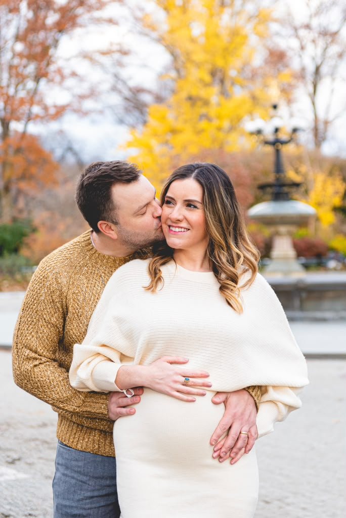Maternity and couple photography sessions in Central Park, New York City, during fall